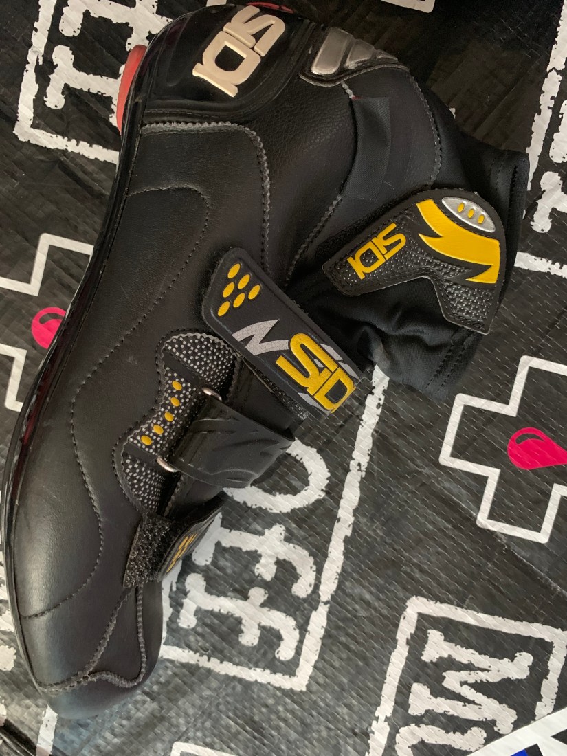 E347A774-18F7-40D8-852B-EEE7A942DE04